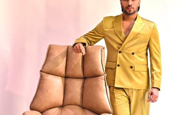 Lights dim… anticipation builds… and one name commands the moment—Joseph Tenson Stanly.