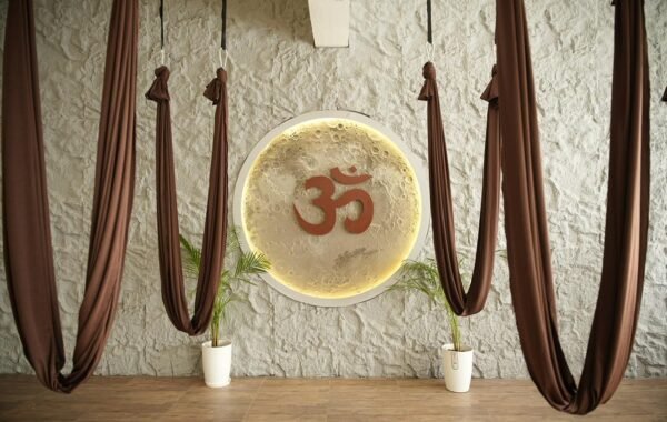 Childhood friends turned “bro-sis,” Hunar Harjai and Pulkit Kapoor are redefining luxury wellness with one of India’s most talked-about and aesthetic Pilates studio.