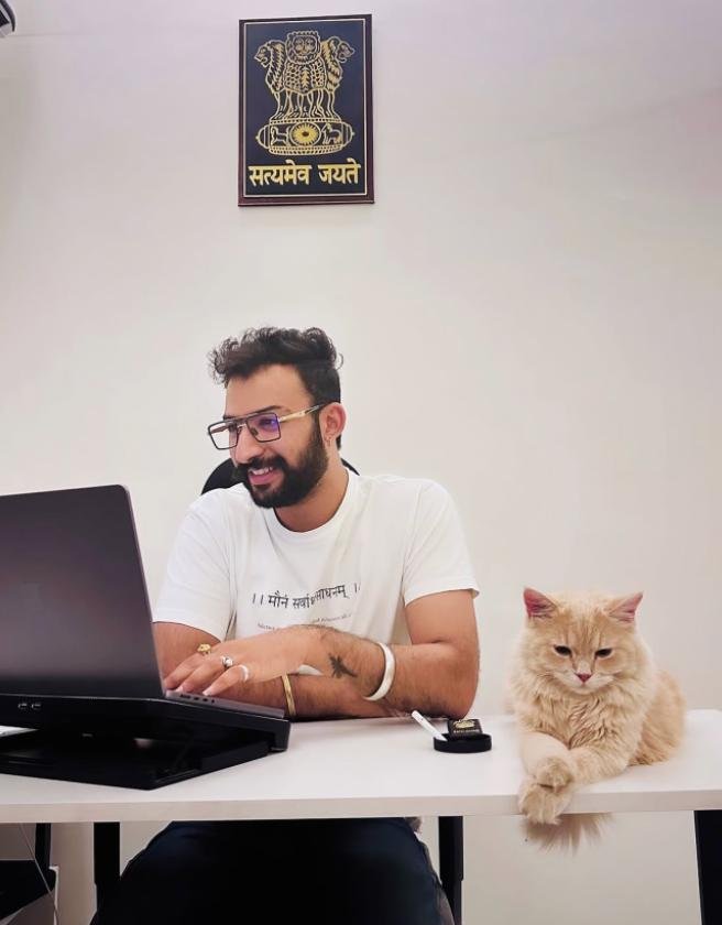 Inside a Serious Astrology Consultation: How Anmol Kapoor Decodes Patterns, Timing, and Life Direction